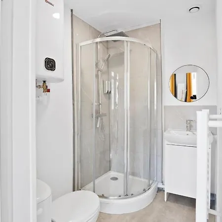 *lasuite #2 Yellow* Apartment *