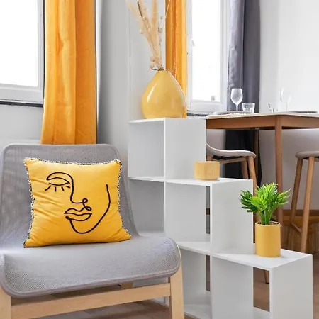 *lasuite #2 Yellow* Apartment *