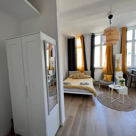 *lasuite #2 Yellow* Apartment