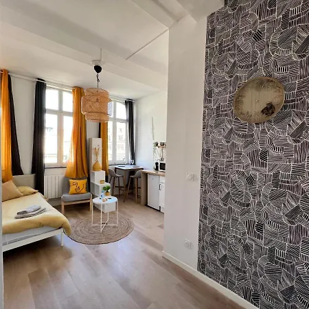 *lasuite #2 Yellow* Apartment